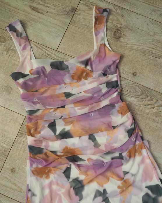 ASOS_wizytowa sukienka z siateczki w kwiaty_drapowana_rozmiar 40