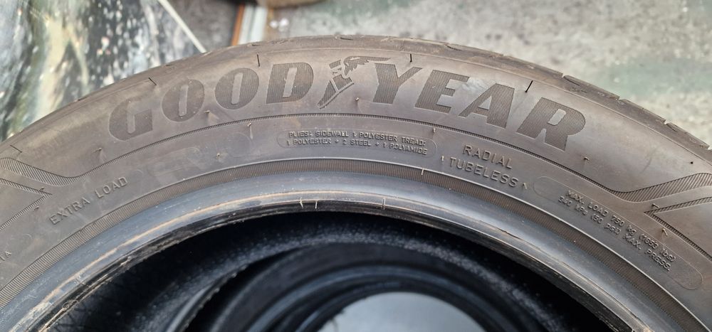 P22 4 x 215/55R17 Goodyear Efficient Grip Performance 2 98W XL letnie