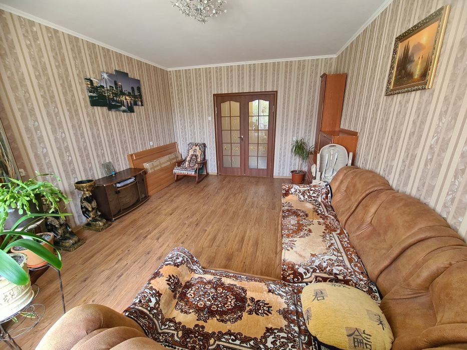 Продаю 2 комнатную квартиру  73 кв.м Северная звезда.