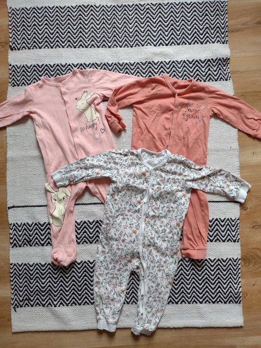 Trzy NOWE pajace piżamy do spania dla dziewczynki 86-92 1,5-2 lata