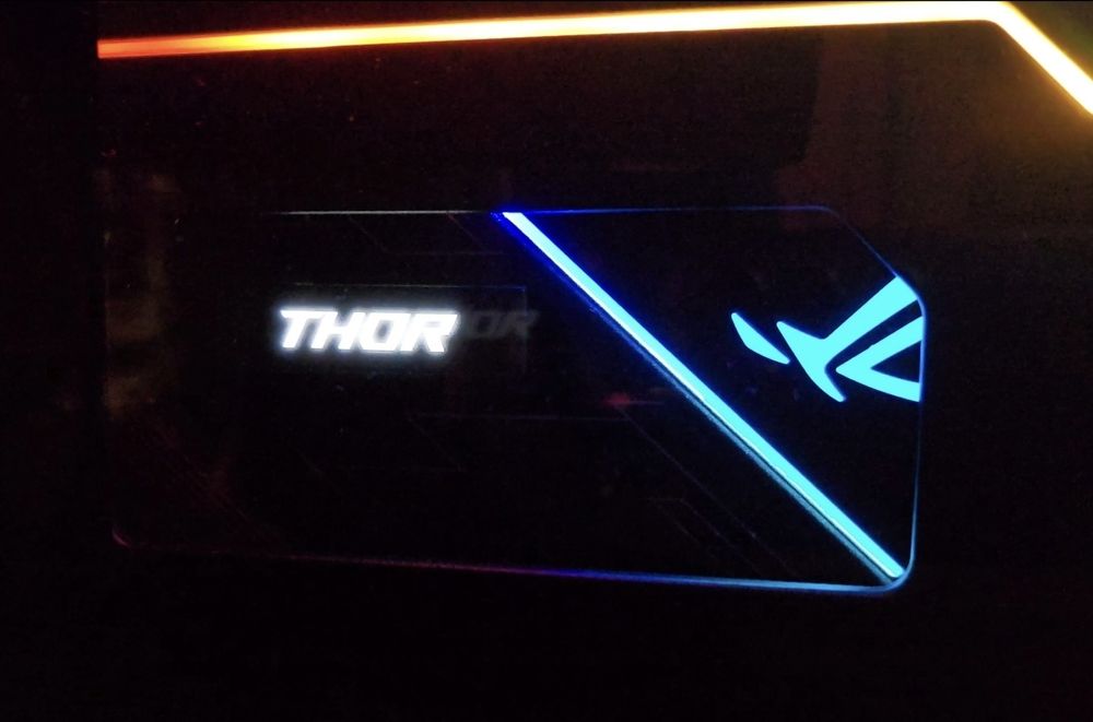 Продам блок живлення Asus Rog THOR 850w