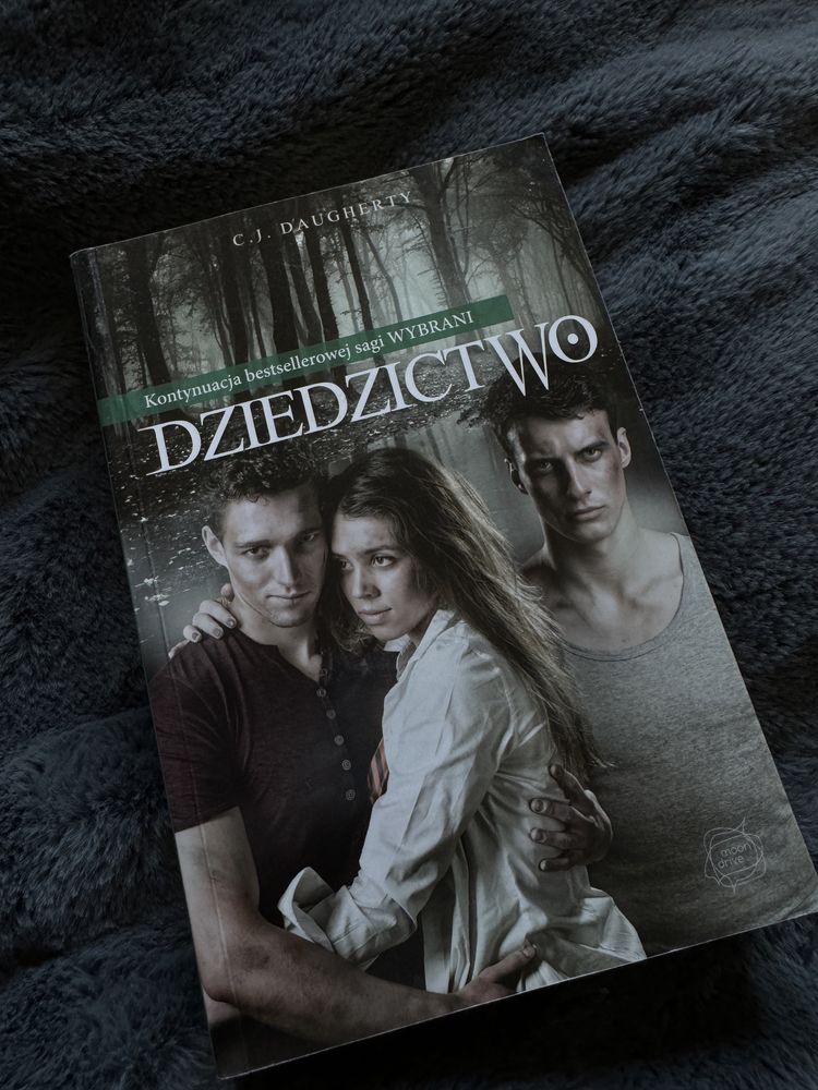 C.J. Daugherty - Dziedzictwo