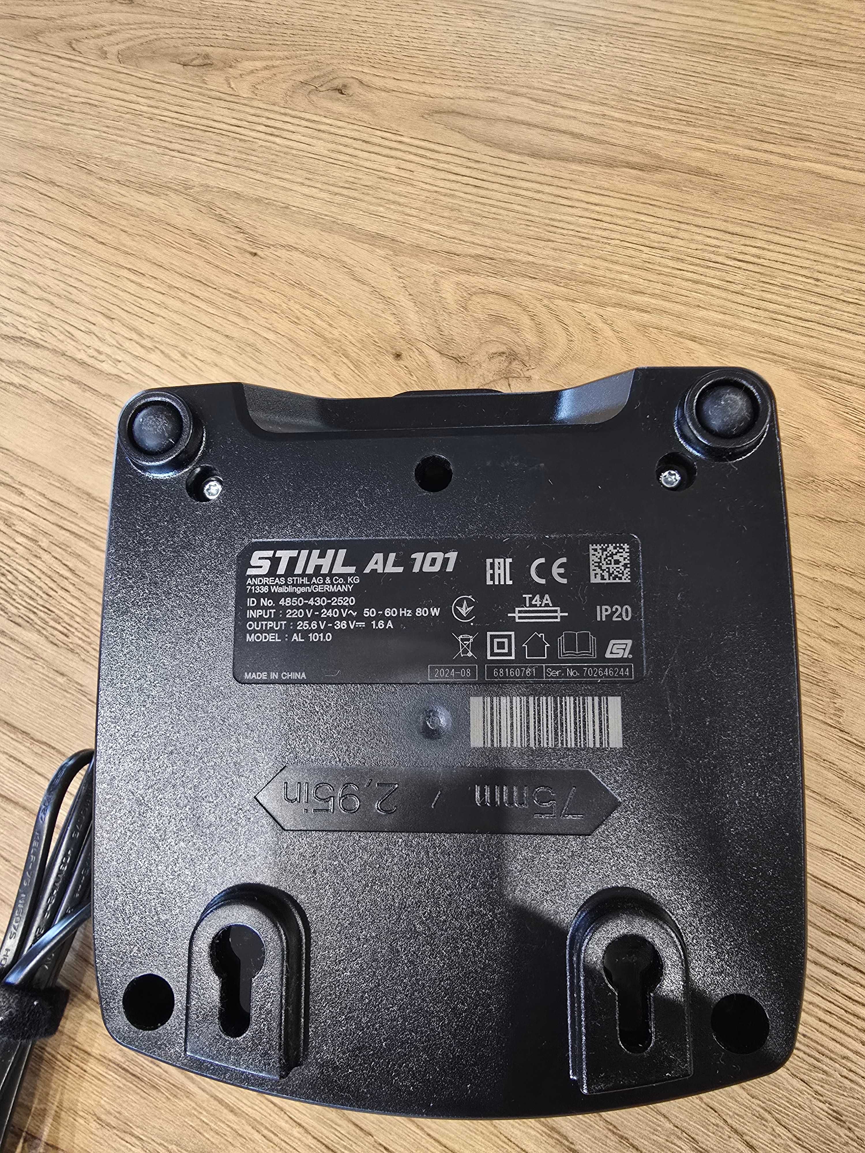 Ładowarka STIHL AL 101 System AK i AP