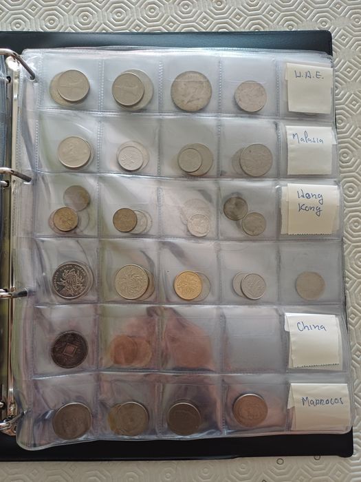 Mais de 100 moedas estrangeiras