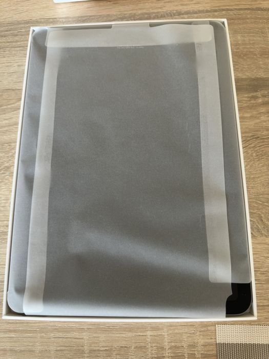 Apple iPad Air 5 (2022) Wi-Fi 64GB Space Gray, как новый