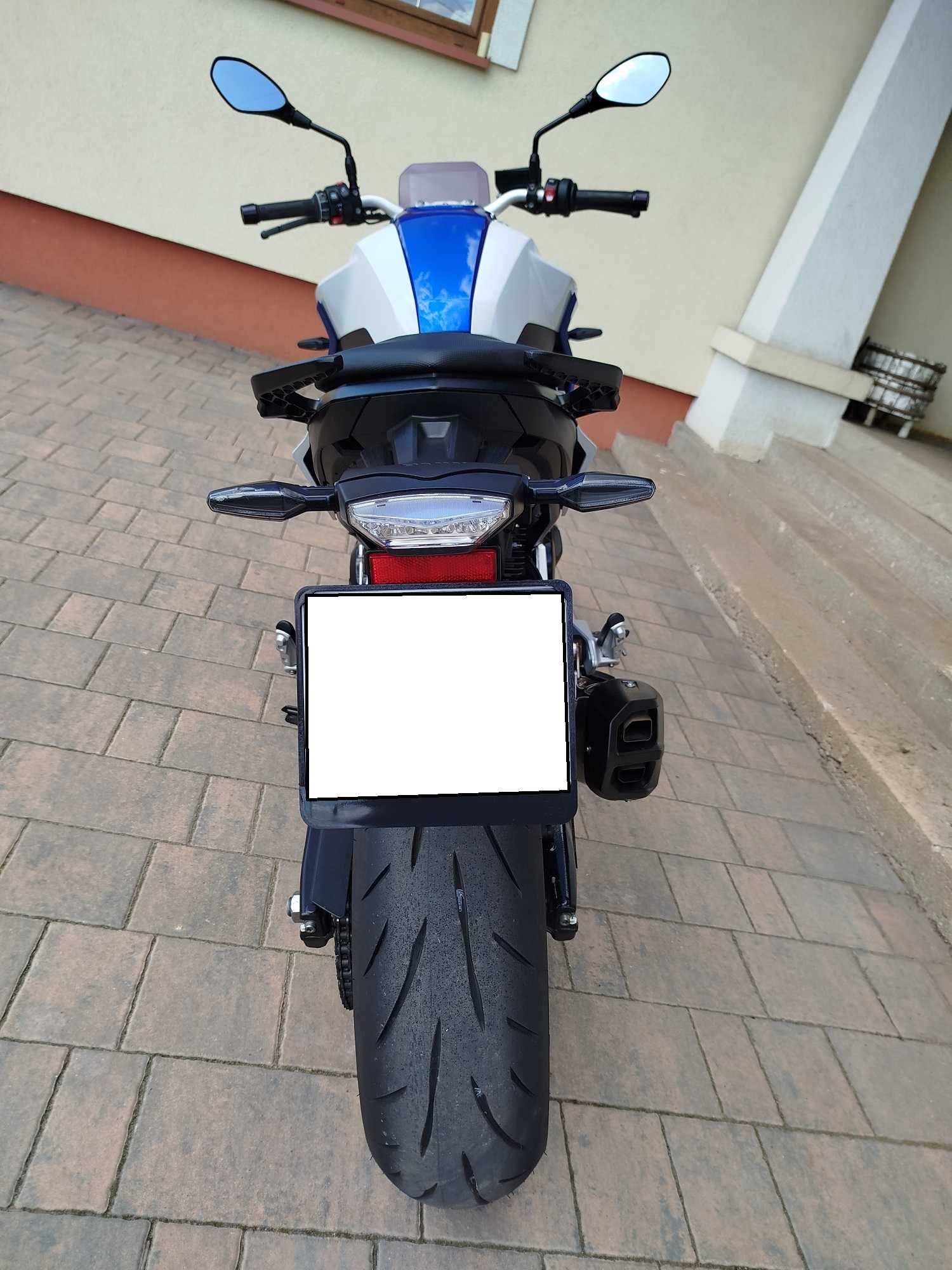 BMW F900 R, rok 2022