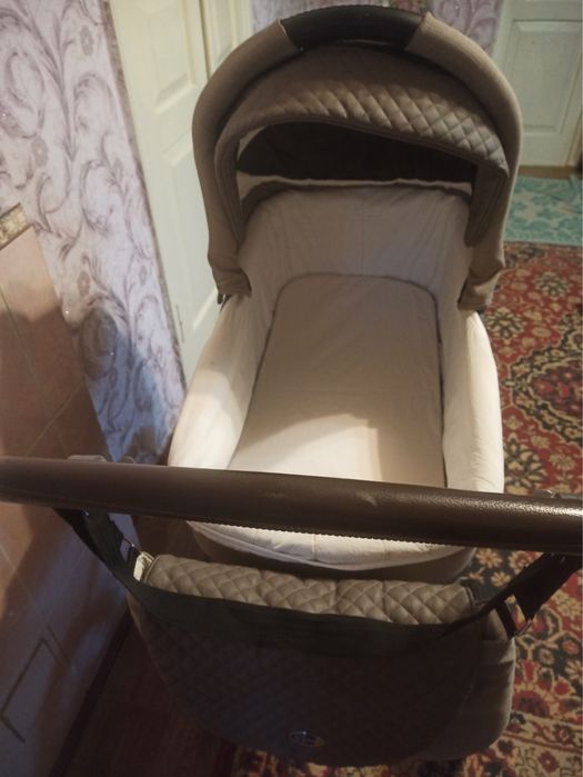 Продам коляску в гарному стані