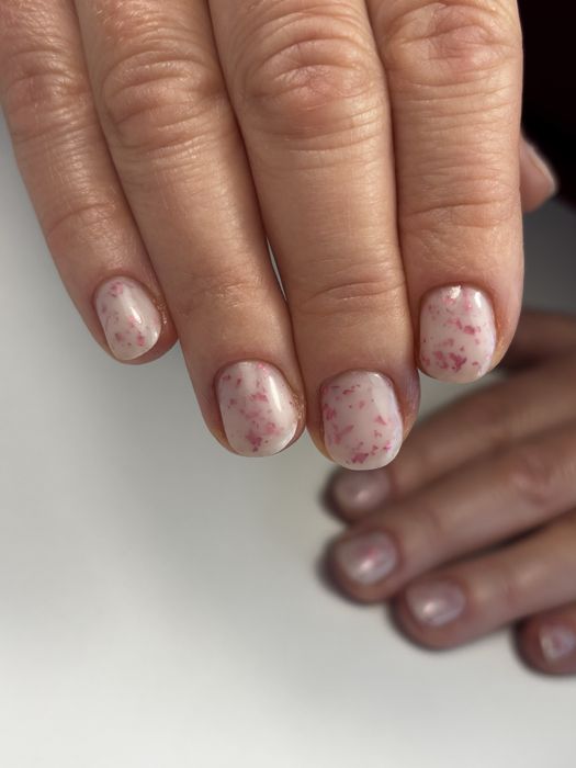 Manicure hybrydowy i żelowy