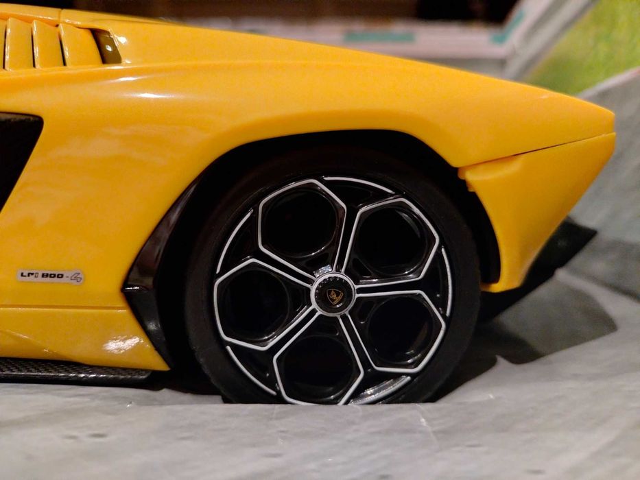 Lamborghini Countach LPI 800-4, model zdalnie sterowany, skala 1:16
