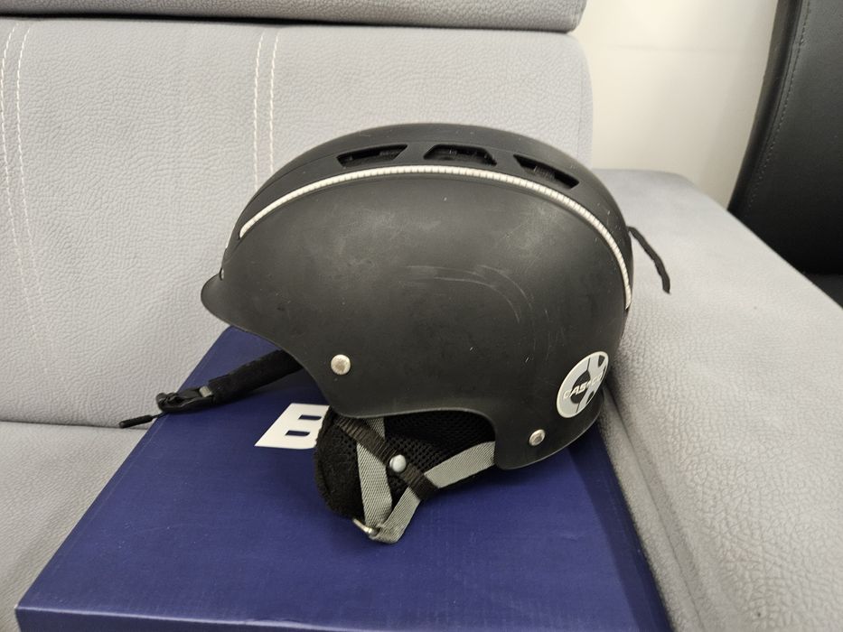 Kask narciarski dla chłopca 50-56 cm
