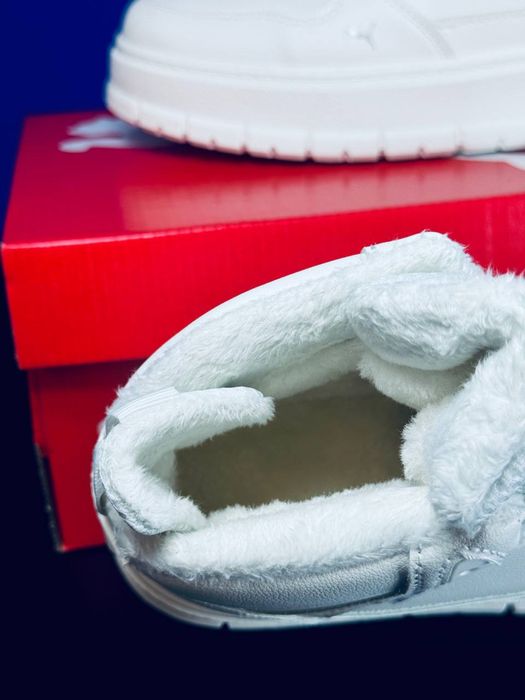 Белоснежно белые кроссовки Пума / зимові білі кросівки Puma / ботинки