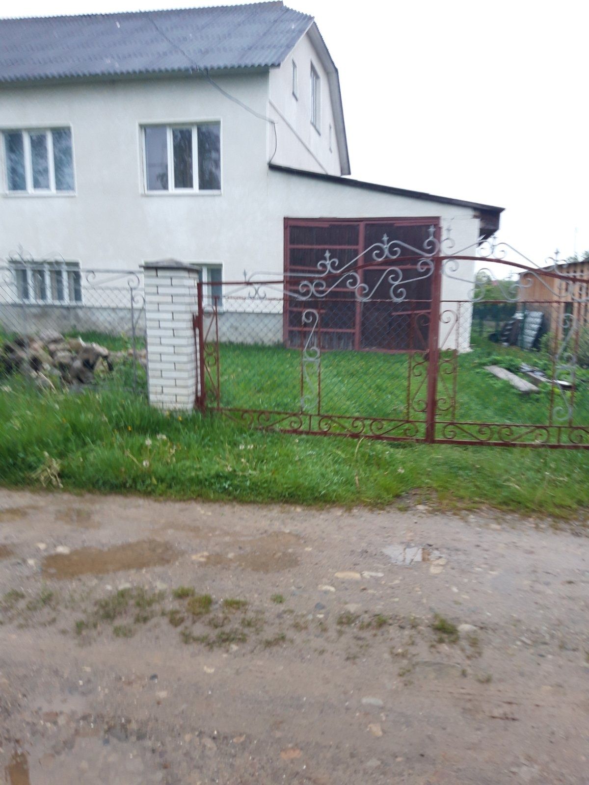 Будинок двоповерховий, житло, будівля житлова, хата, особняк