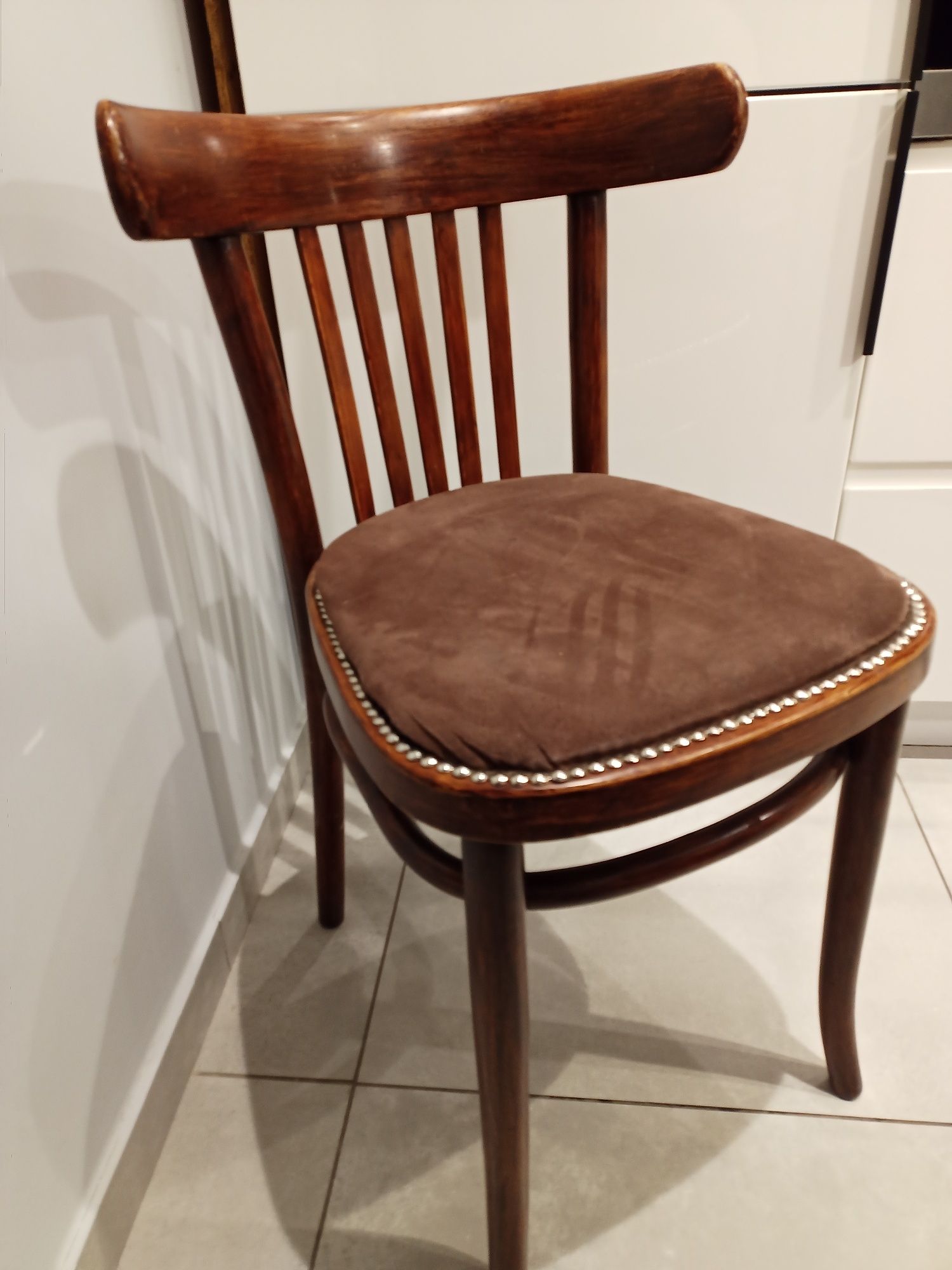 Odrestaurowane krzesło