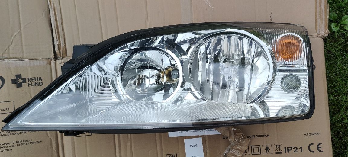 Lampa lewa  FORD MONDEO MK3