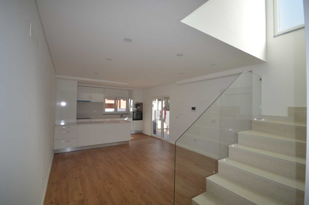 Moradia Geminada T3 Pronta a escriturar