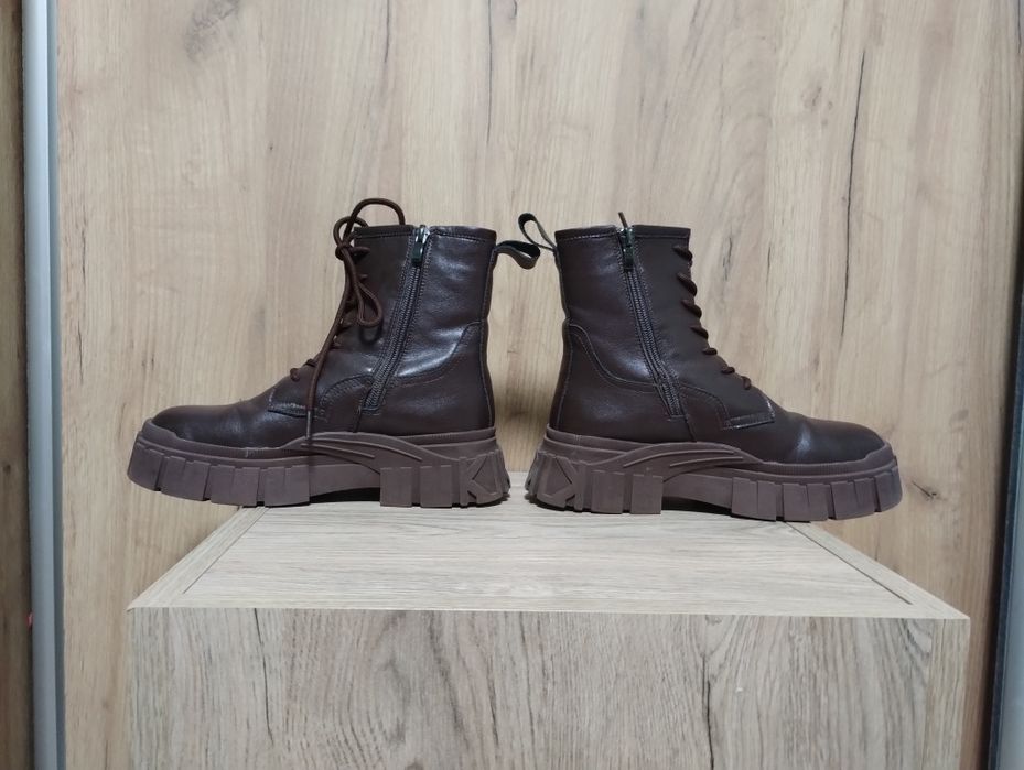 Шкіряні ботінки 37р, 24 см.