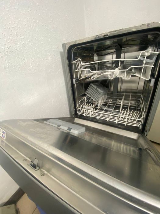 Посудомойна машина