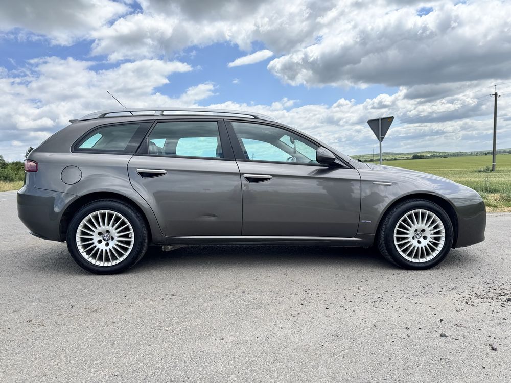 Продаж Alfa Romeo 159