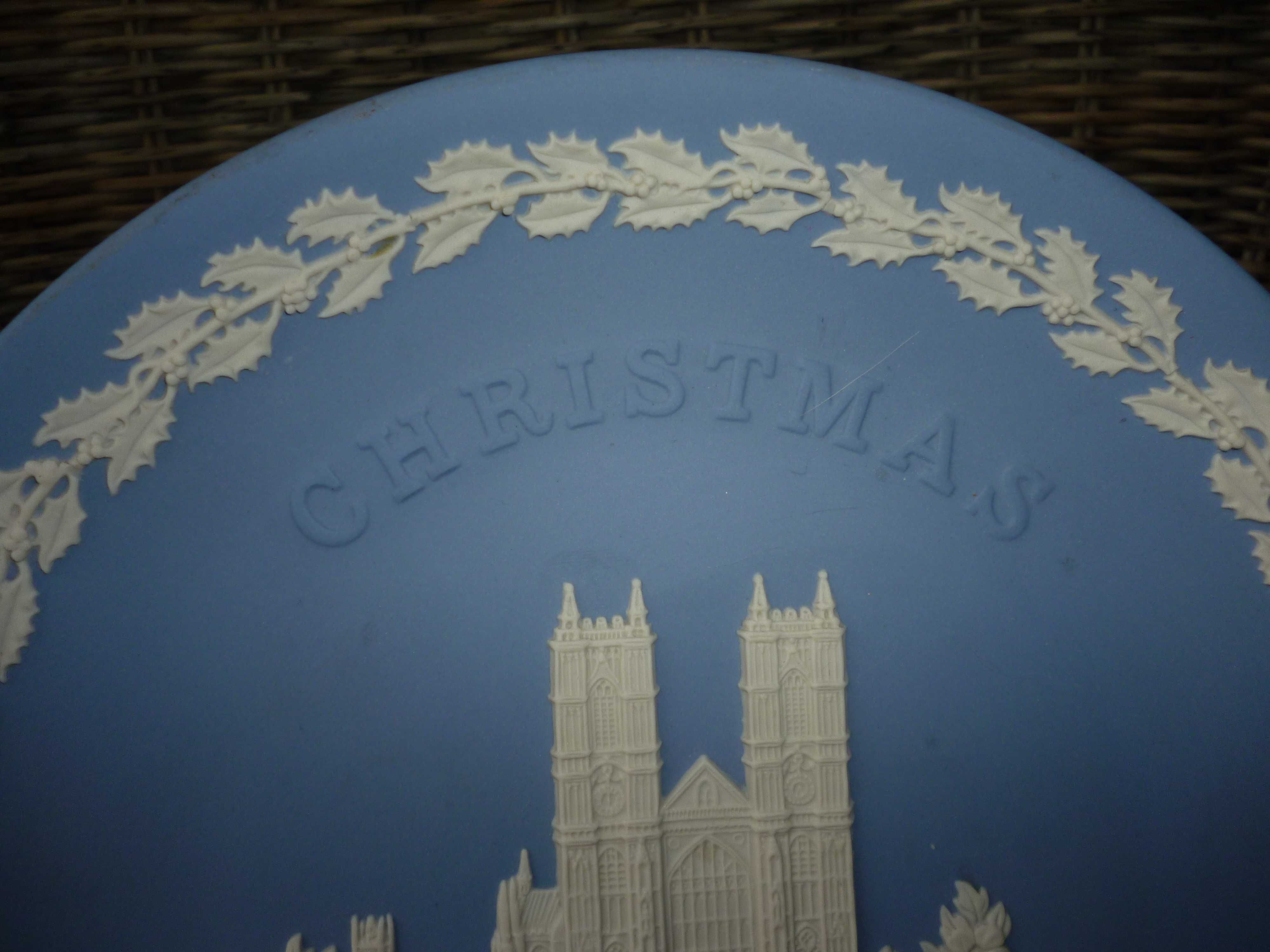 Wedgwood porcelana blue jasperware talerz Christmas 1977