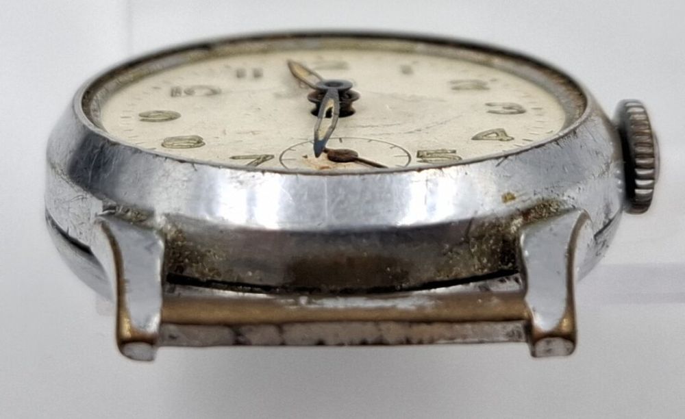Stary zegarek mechaniczny kolekcjonerski uszkodzony Ruhla umf