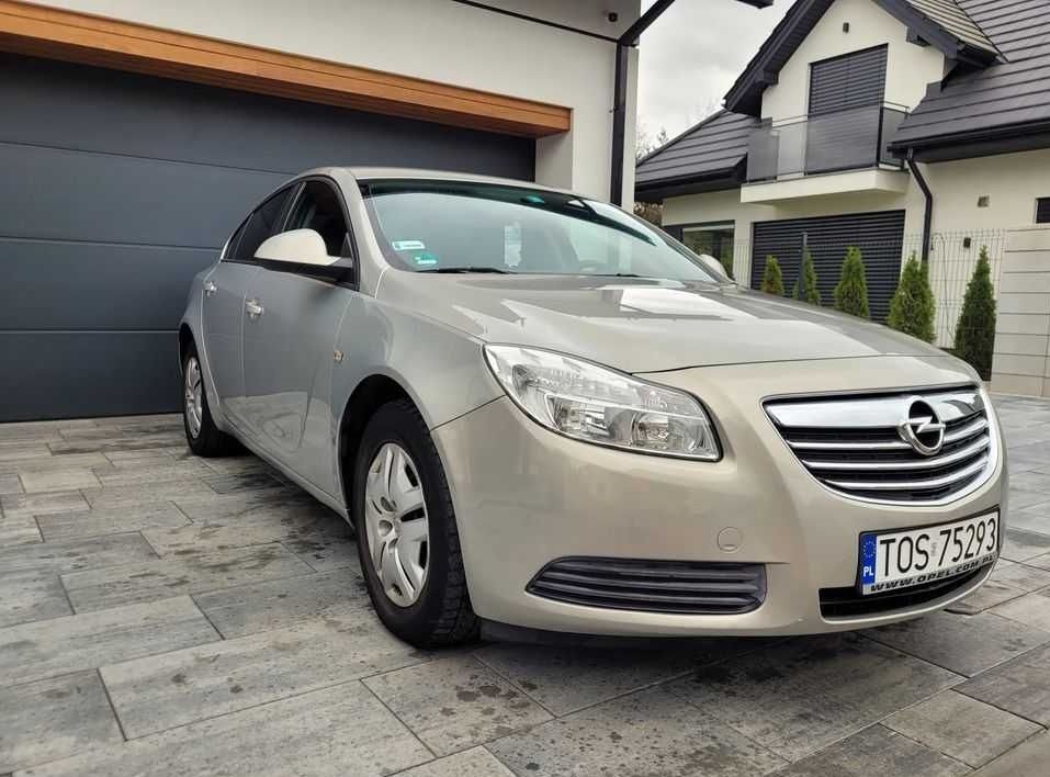 opel insignia niski przebieg 2.0