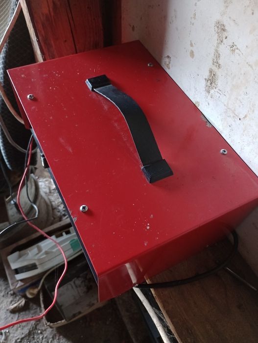 Зарядний пристрій