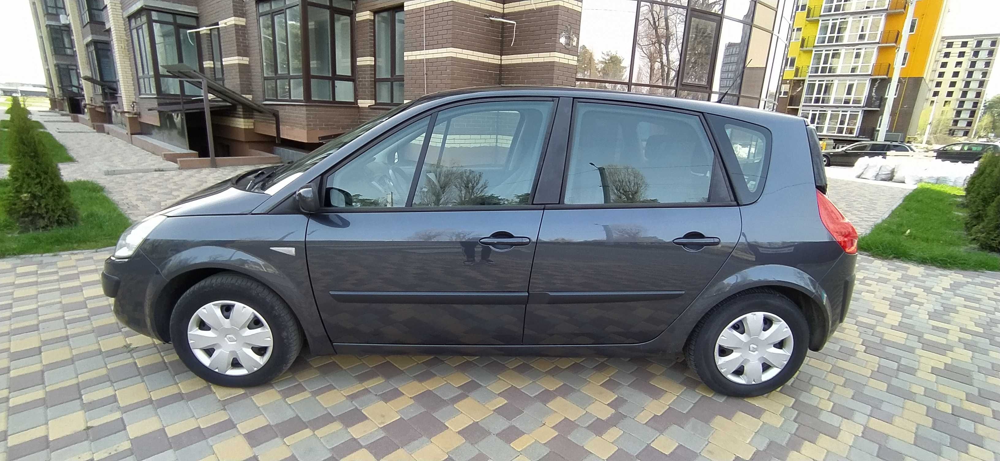 Продам свежепригнанный Renault Scenic 1,6 из Германии.