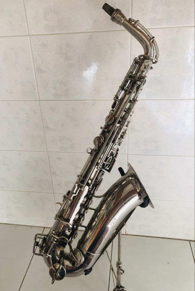 Saxofone alto Pierret Corps Embouti (stencil Johannes Adler)