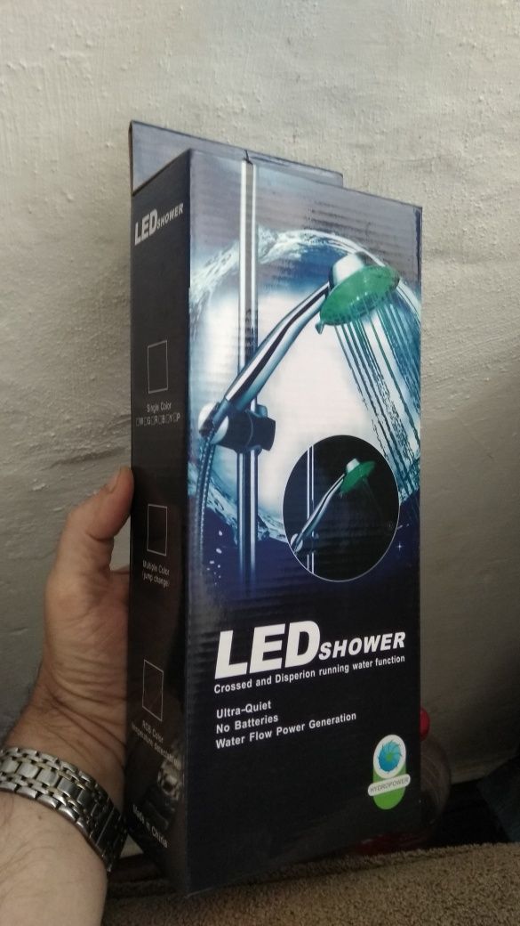 Лейка LED для душа 2-х режимная в подарочной упаковке светодиодная
