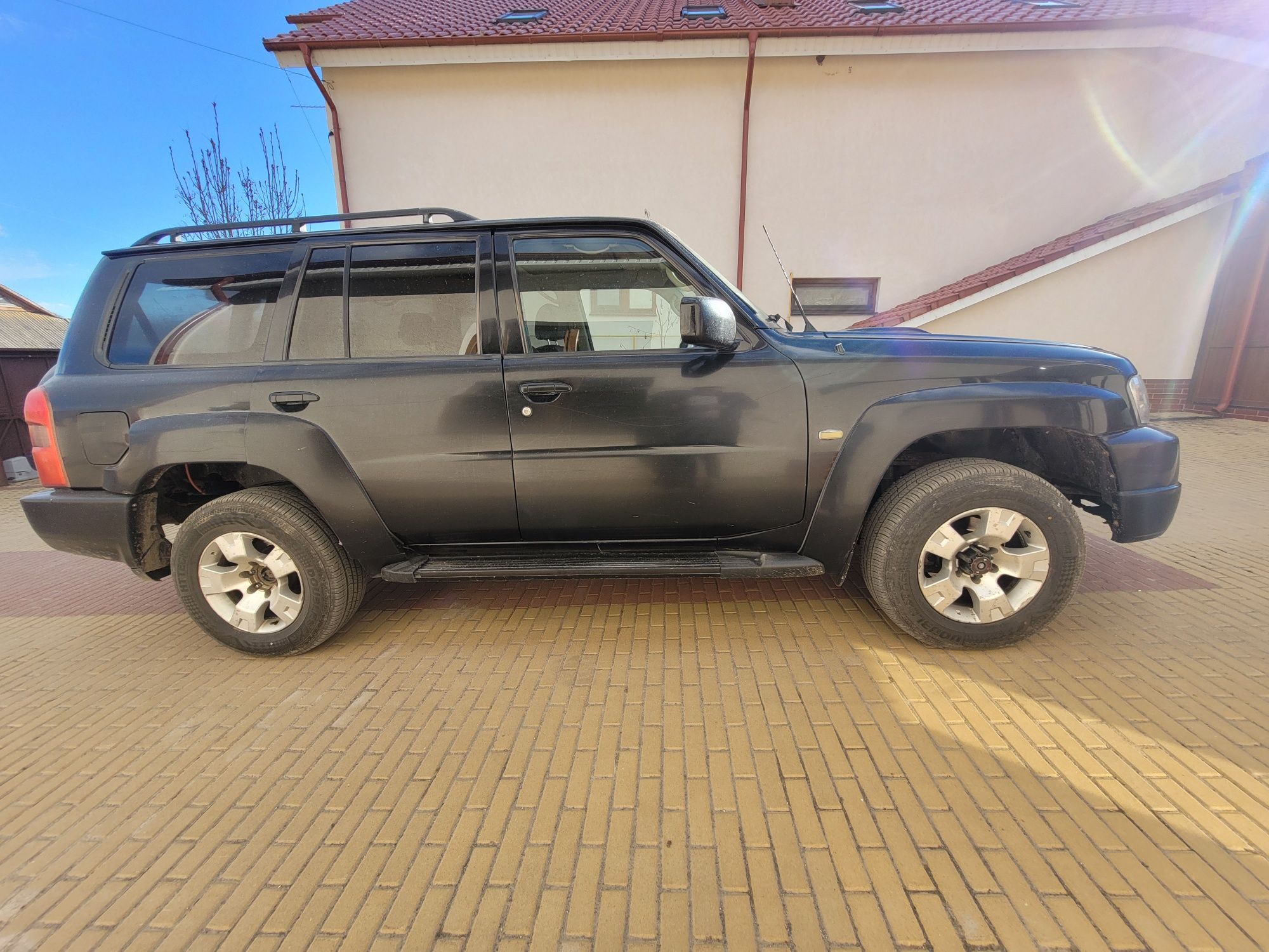 Nissan patrol y61