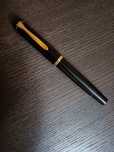 Caneta Pelikan preta de aparo