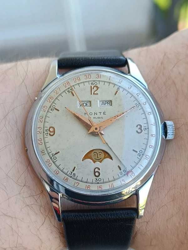 Monte Valjoux 90 Triple Date Moonphase