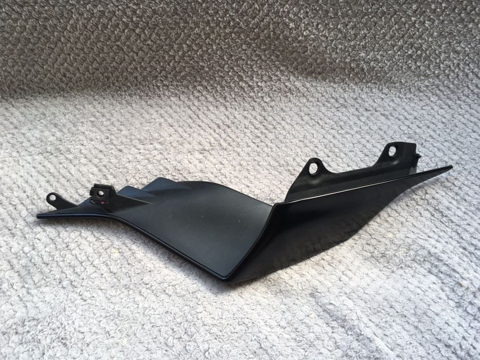 Ogon lewy owiewka Yamaha R6 RJ27 BN6
