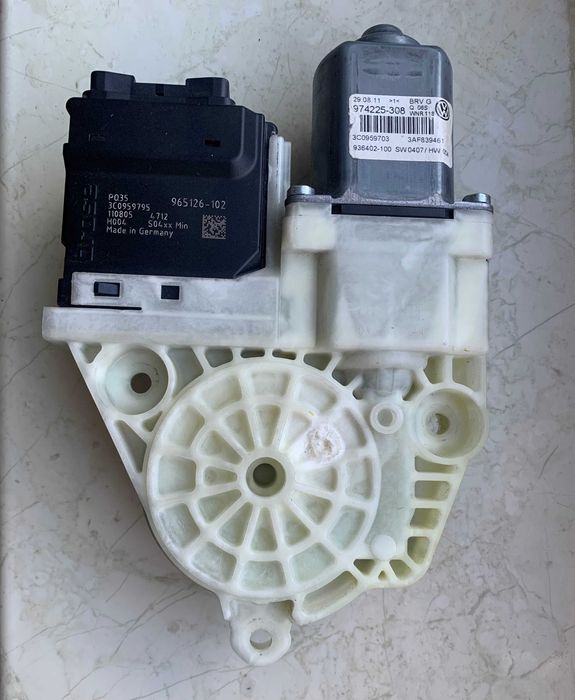 3C0959703 Моторчик склопідйомника Volkswagen Passat B7 Оригінал Б/В