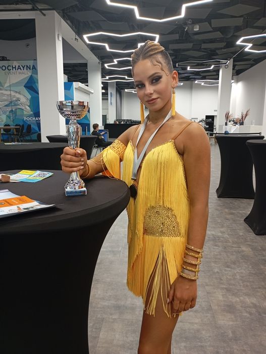 Продам платье латина