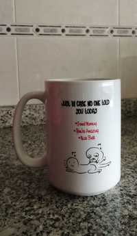 Caneca com mensagem divertida "nice butt"