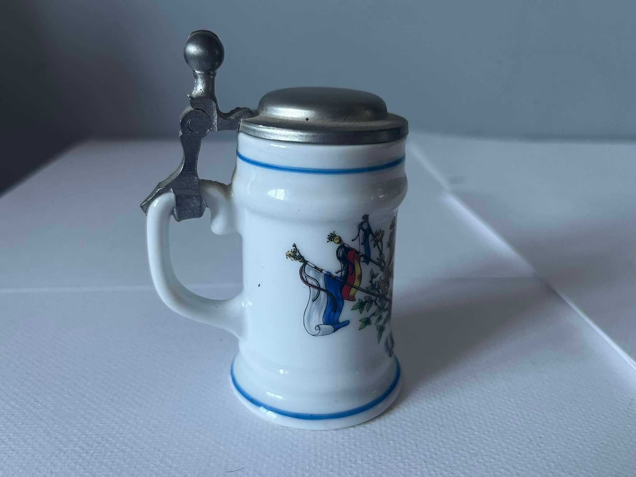 Ceramiczny mini kufelek z pokrywką z cyny Bavaria Germany