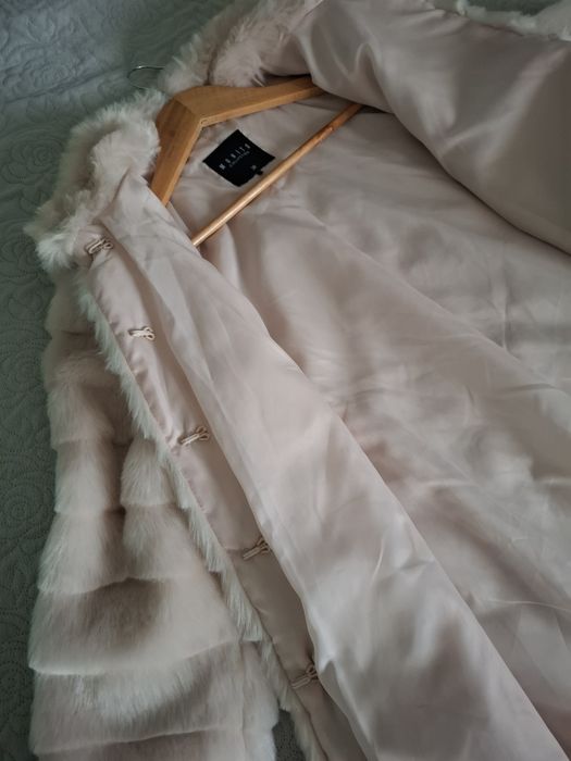 Futro futerko jasne dla damy eleganckie kremowe beżowe mohito