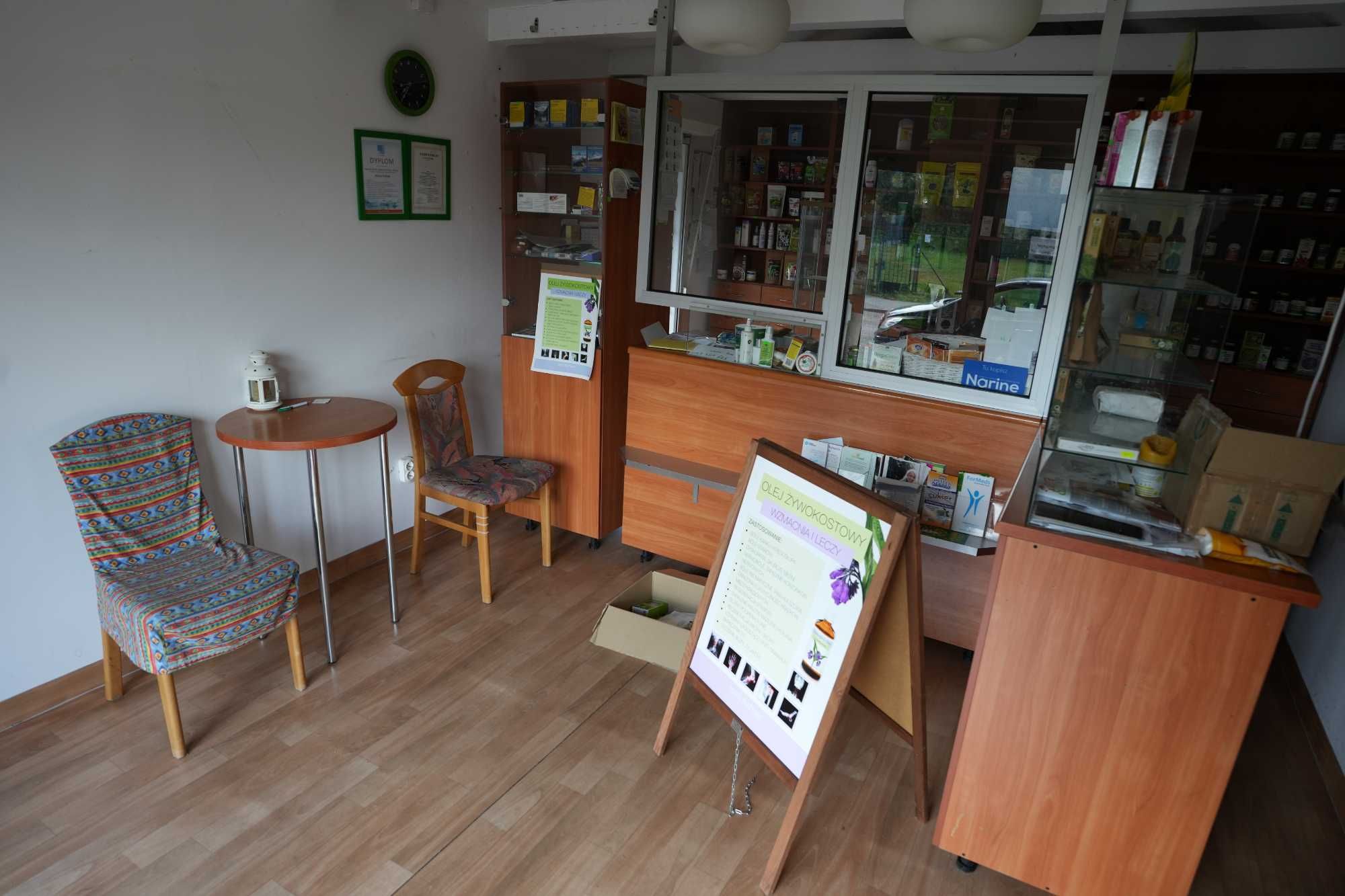 Mały wolnostojący lokal 30m2 w centrum Rumi do wynajẹcia
