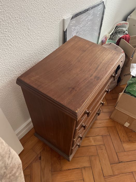Cómoda/Mesa de cabeceira