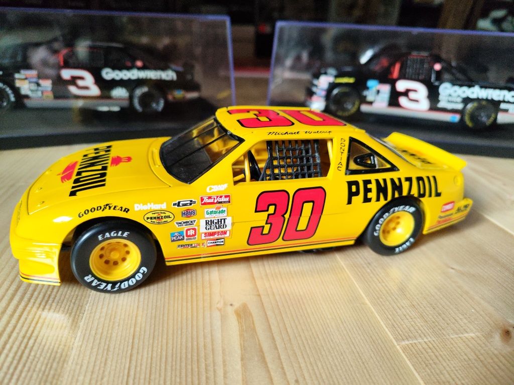 Pontiac NASCAR 1:18 Ertl