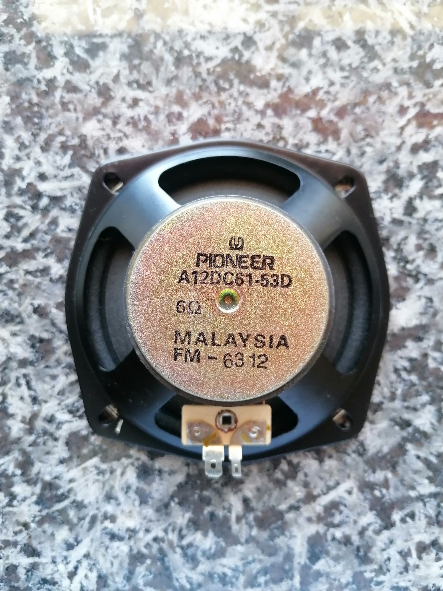 Coluna Woofer Pioneer 11,5cm - 6Ohm