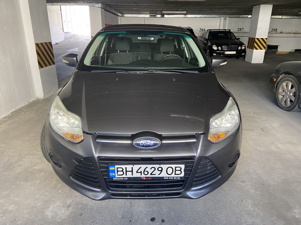 Ford Focus SE 2012