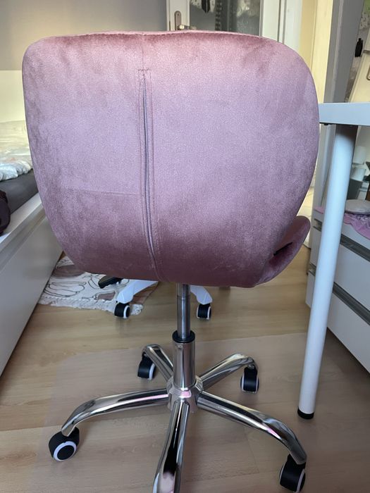 Tapicerowane krzesło obrotowe