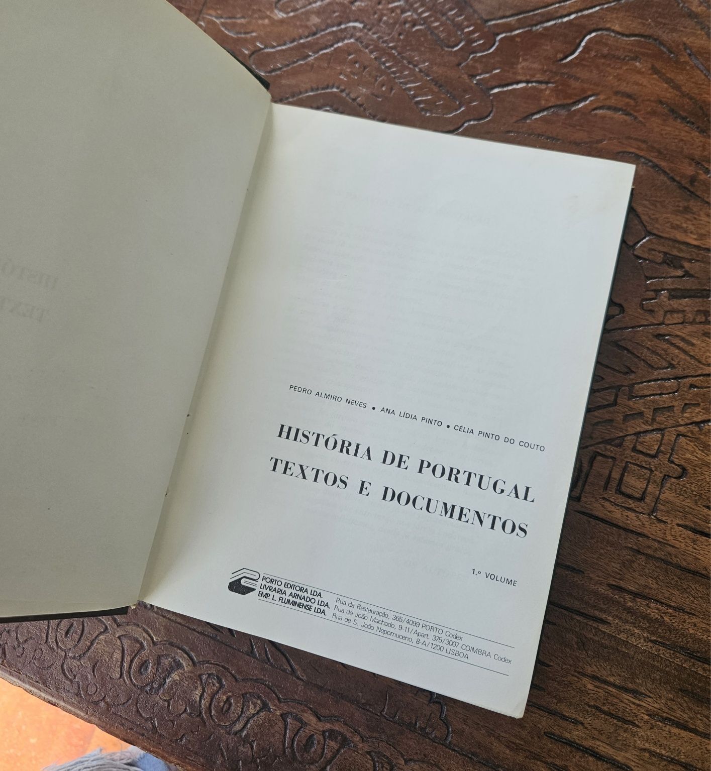 Livro "História de Portugal textos e documentos"