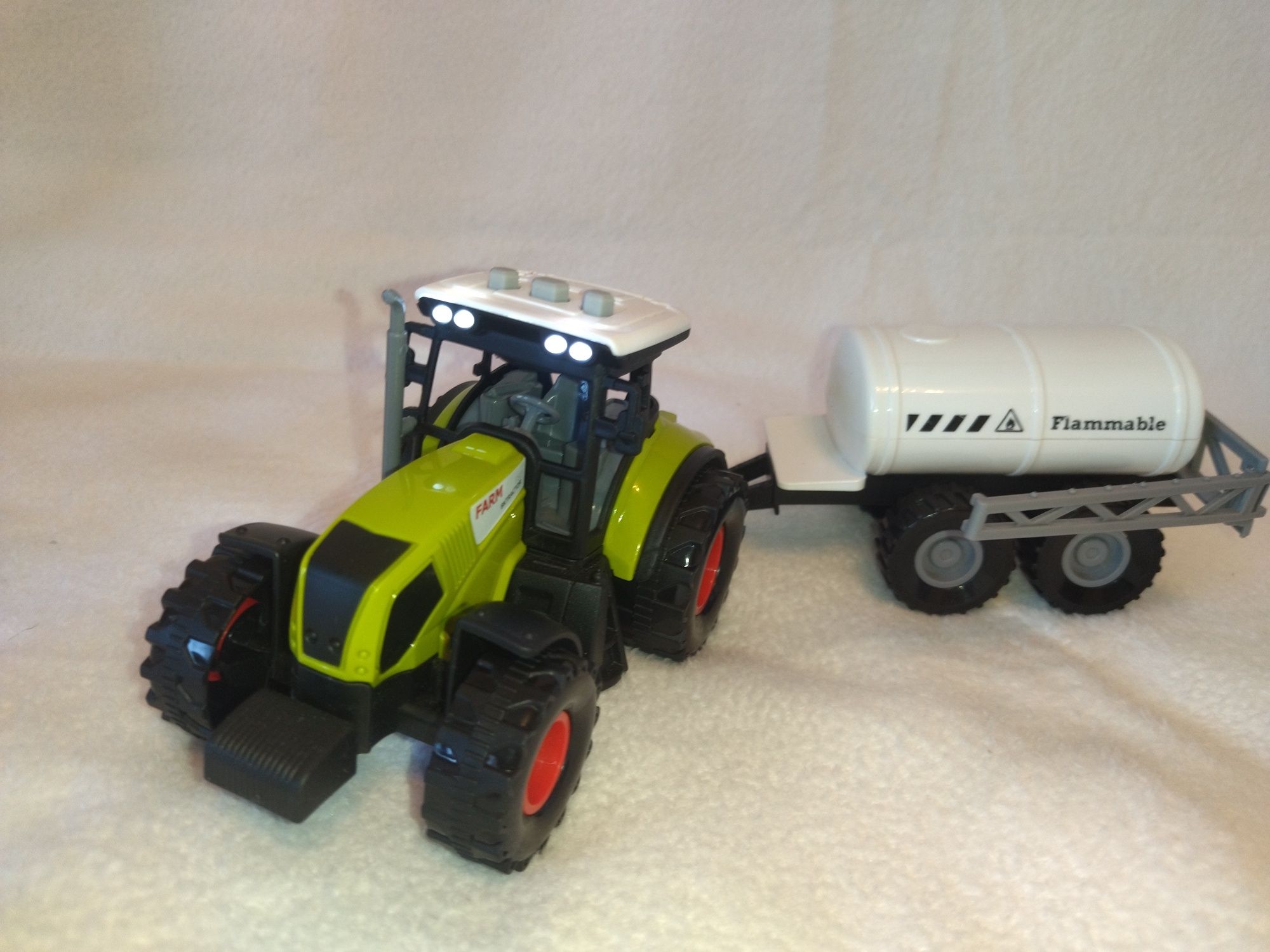 Трактор з причепом з батарейками Трактор с прицепом