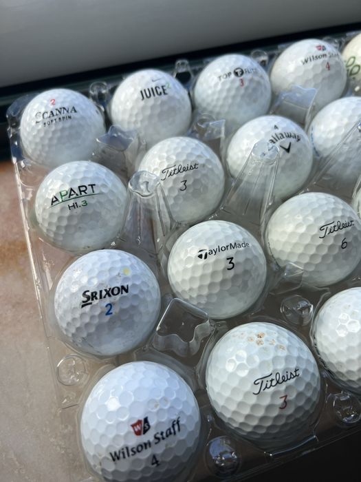 Bolas de golf em bom estado