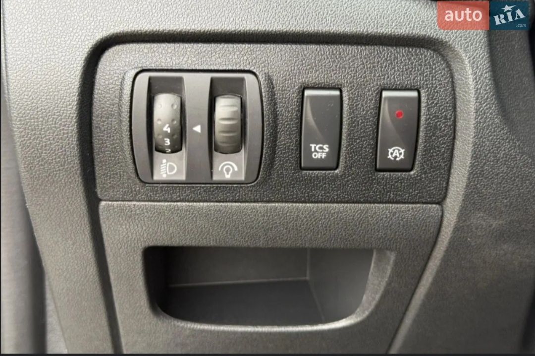 Продам Renault Grand Scenic комплектация BOSE в отличном состоянии !