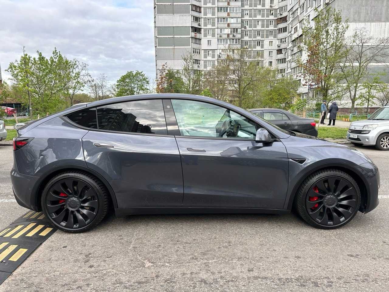 Tesla Model Y 2021 Performance