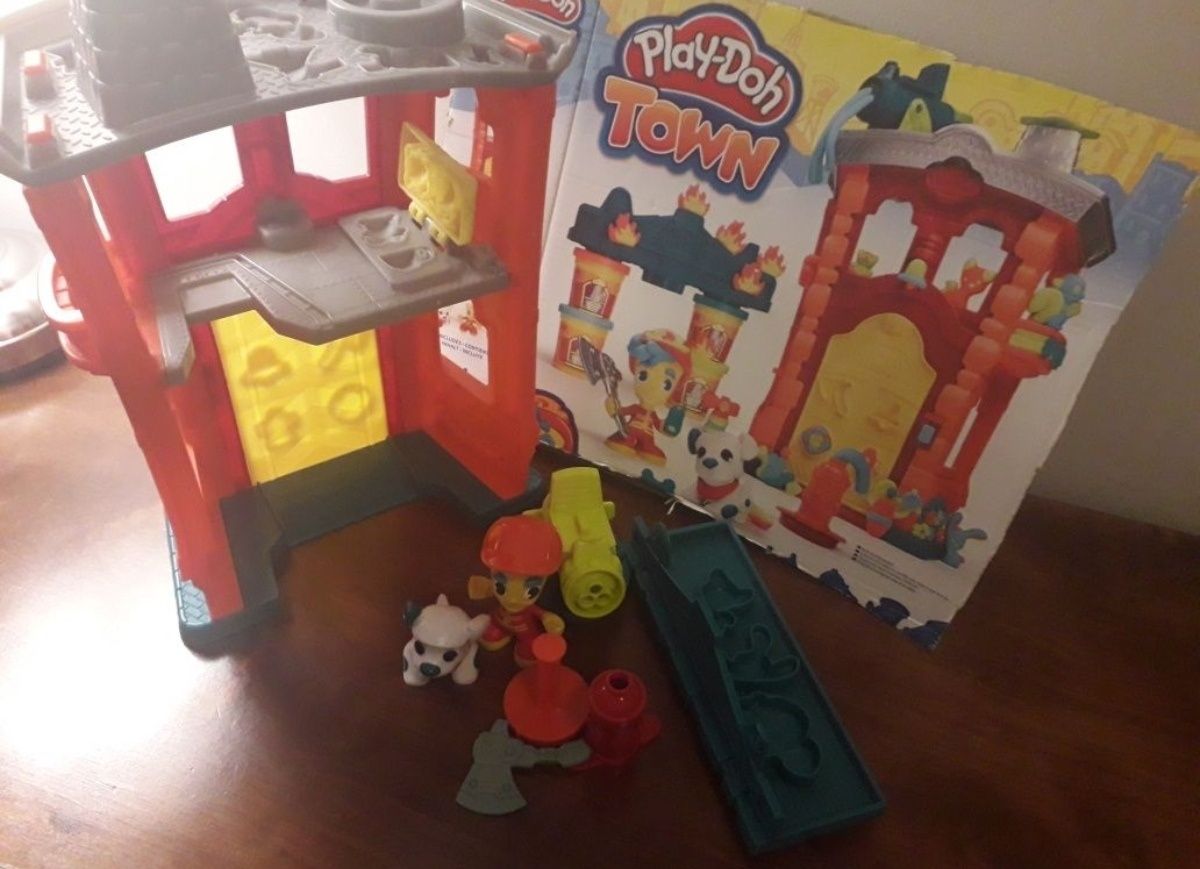 Play-Doh Town remiza strażaka